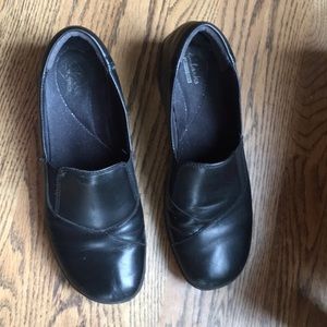 Women’s Clark Black Leather Shoes Size 10M